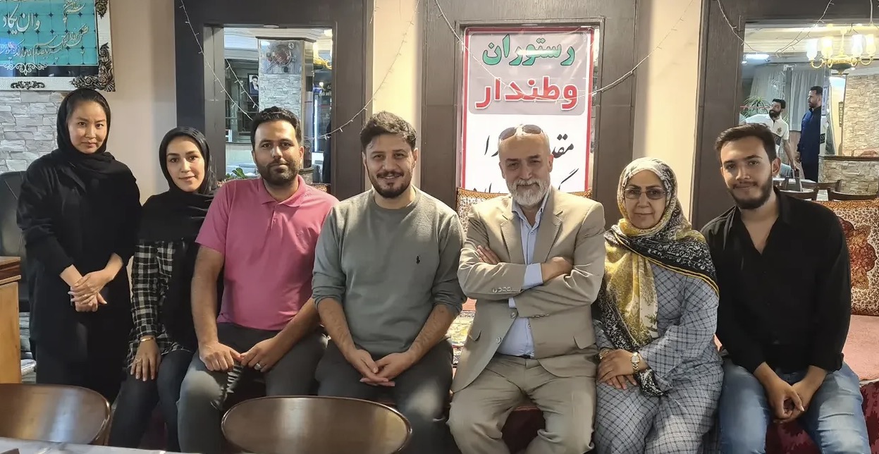 حضور چهره های محبوب در رستوران وطن دار - تصویر 1
