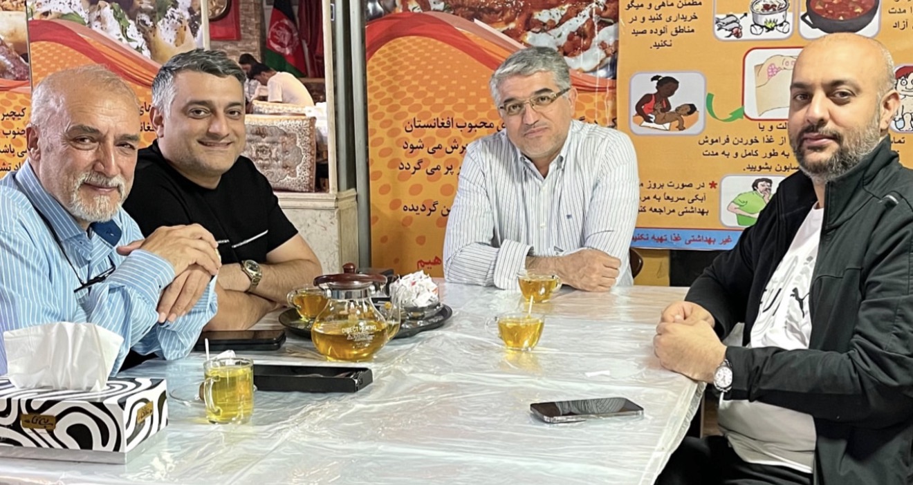 حضور چهره های محبوب در رستوران وطن دار - تصویر 12